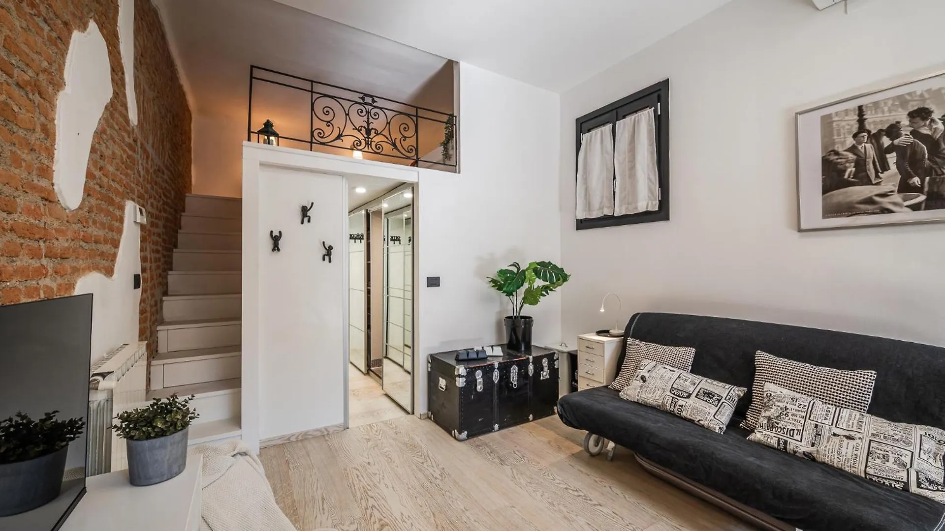 Apartament The Brick Nest - Navigli View Mediolan